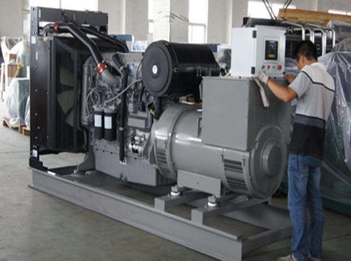 吊罗山乡柴油发电机组和储能设备配合使用的案例