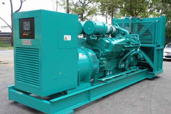 吊罗山乡柴油发电机组电压不稳定怎样维修？